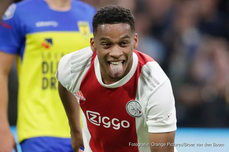 Ajax zet SC Cambuur met onvervalste negenklapper aan de kant