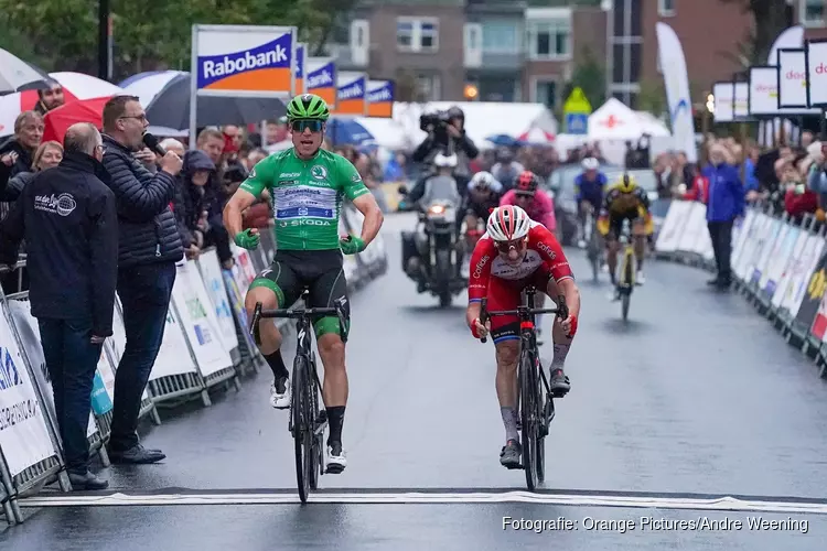 Fabio Jakobsen wint profronde Surhuisterveen