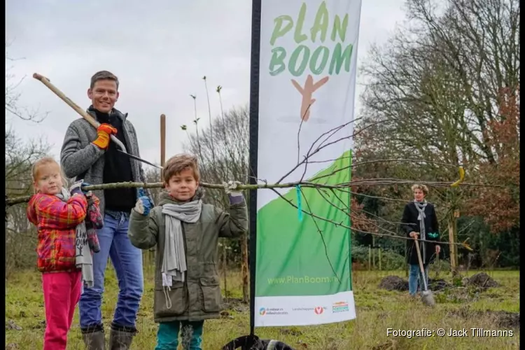 Handen ineen voor meer bomen in Fryslân
