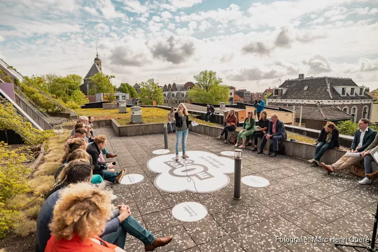 Friese helden in reizend Festival Overmorgen